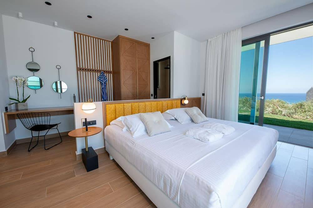 Villa Lydia ,two pools, indoor heated pool , sea view in Kissamos, Chania und Umgebung