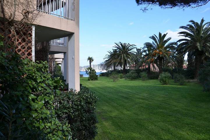 Appartement de vacances pour 4 personnes, avec terrasse et jardin
