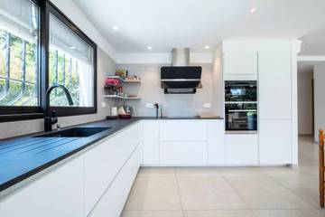 Villa for 8 People in Antibes, Cannes region, Photo 3