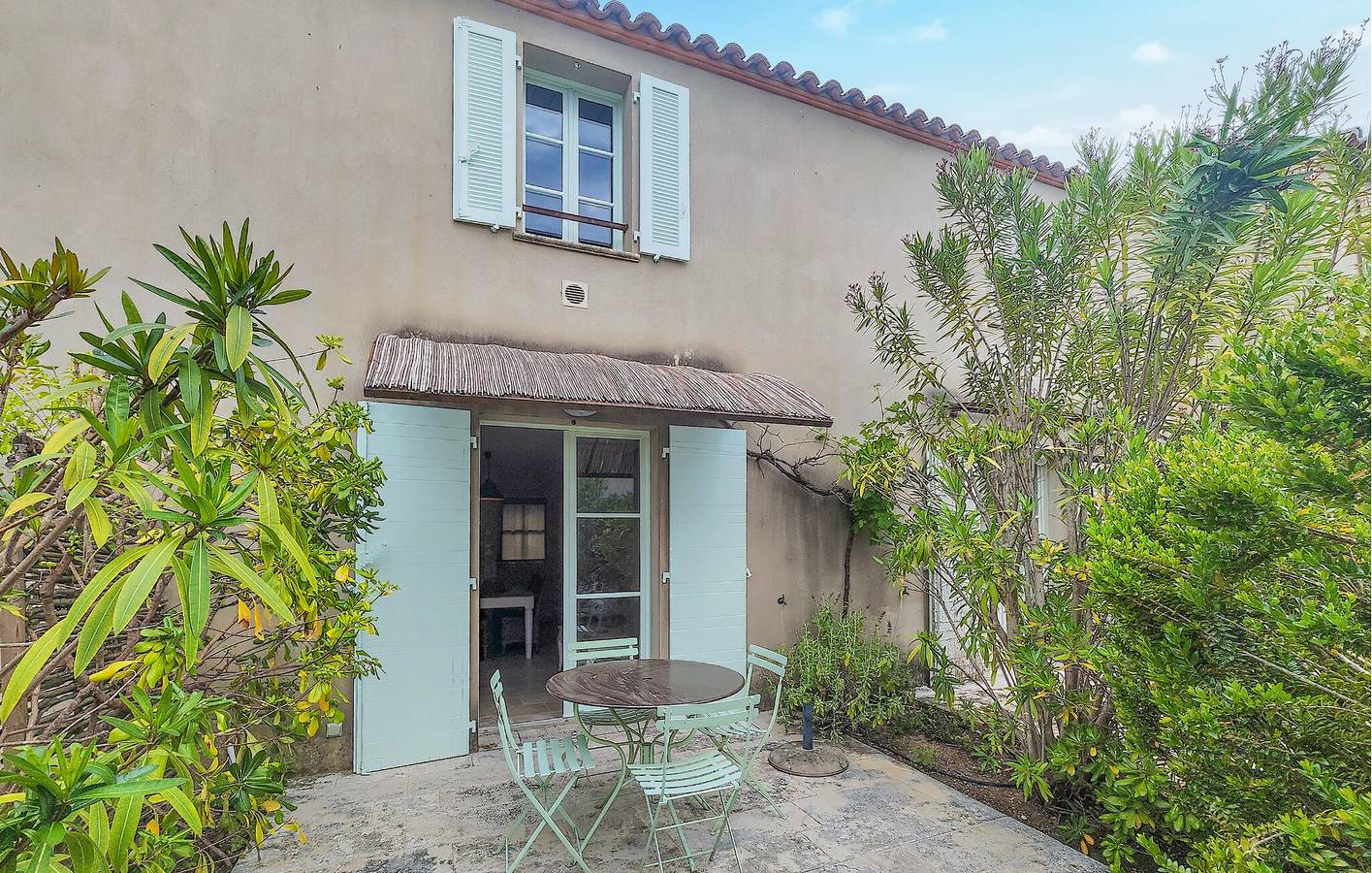Sunny Apartment in Saint-Laurent-de-la-Cabrerisse in Saint-Laurent-de-la-Cabrerisse, Région de Narbonne
