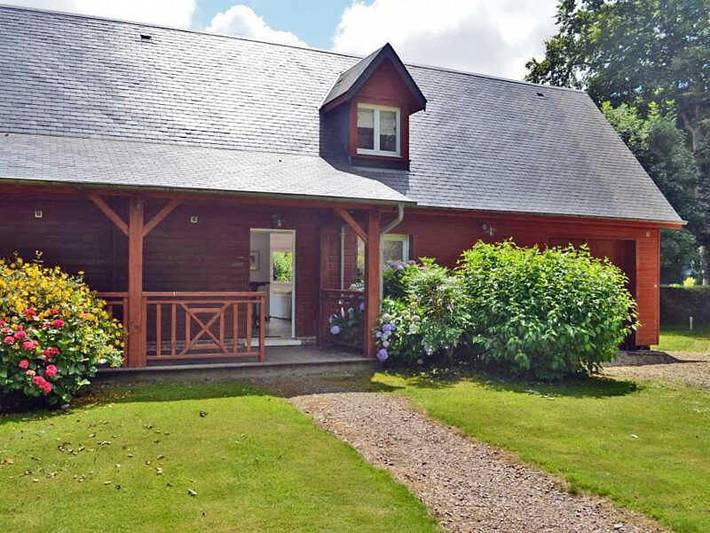 Location de vacances pour 5 personnes, avec jardin à Angerville-la-Martel