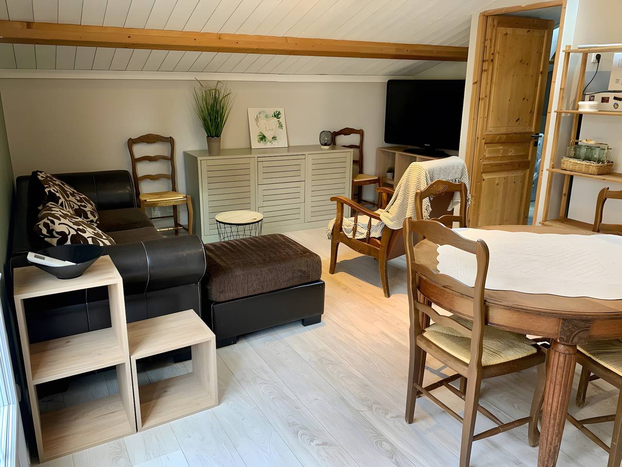 Das Ferienhaus der Zikaden von Lucéna – Gemütliches Gîte mit Pool in der Provence in Visan, Enclave de Valreas