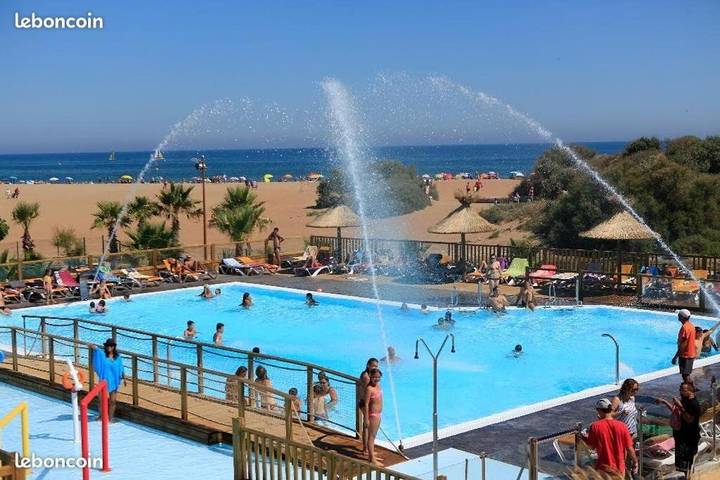 Camping pour 6 personnes, avec Terrasse et Piscine