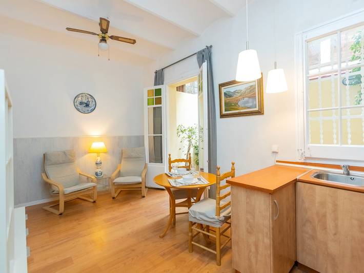 Apartamento entero, Gracia Torrijos in Centro Barcelona, Barcelona