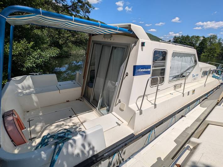 Péniche pour 8 personnes, animaux acceptés à Luzech