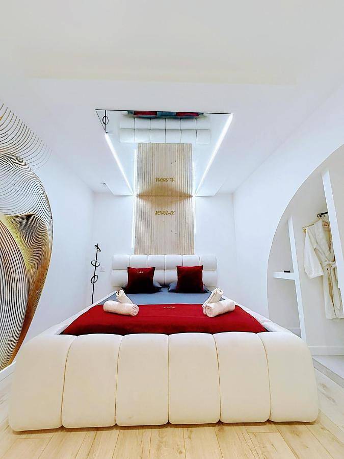 Appartement entier, Love Room climatisée, Spa et Pièce Secrète in Gignac, Côte méditerranéenne (France)