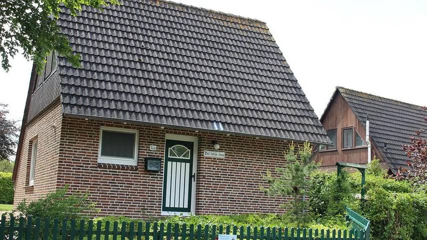 Ferienhaus für 3 Personen, mit Balkon und Garten in Pilsum