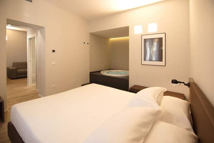 Ferienwohnung für 3 Personen, mit Balkon und Whirlpool in Brindisi - 3