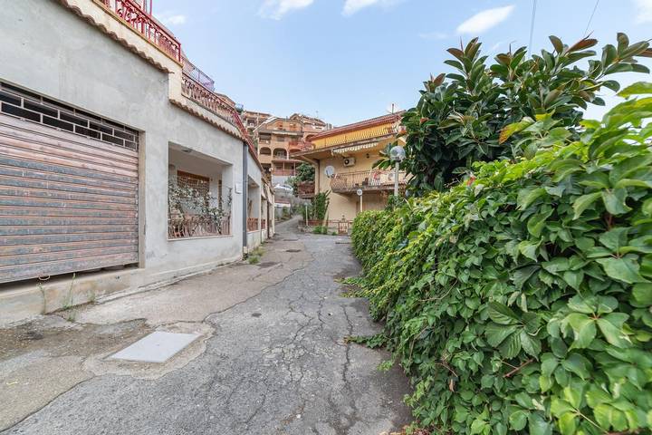 Gîte pour 4 personnes, avec balcon/terrasse et vue sur l’océan, animaux acceptés à Letojanni - 4