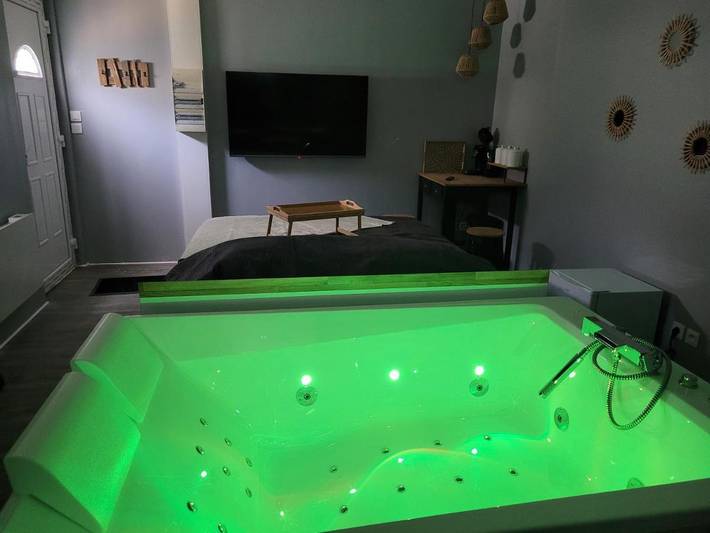 Hôtel pour 2 personnes, avec terrasse et jacuzzi à Crespin (Nord) - 3