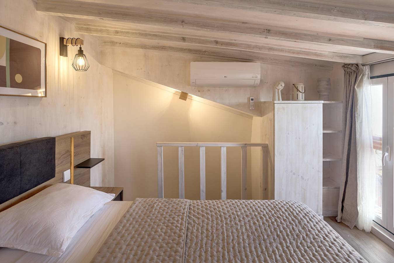 Apartamento inteiro, Bairro Alto Rooftop With Balcony And View in Encarnação, Lisboa