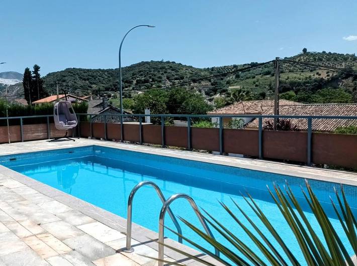 Chalet para 12 personas, con piscina además de jardín y vistas en Vega de Granada - 2