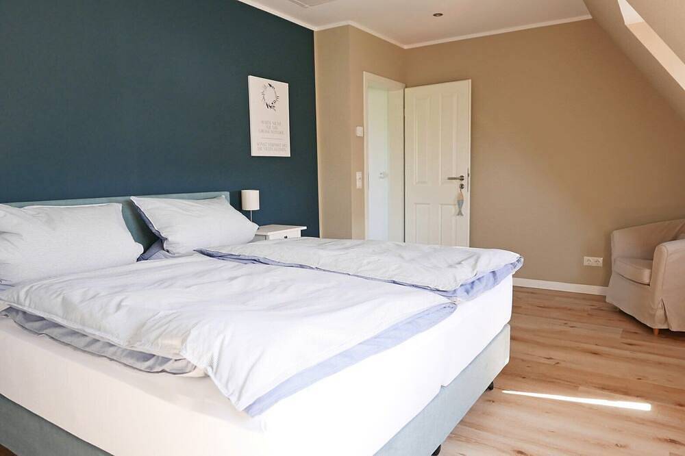Moderne Doppelhaushälfte \"Borbyer Perle\" mit maritimen Flair in einem ruhigen Wohngebiet von Eckernförde, die Innenstadt und der Ostseestrand nur fußläufig entfernt, mit schönem Garten und Terrasse ideal für Ihren Erholungsurlaub in Eckernförde, Rendsburg-Eckernförde