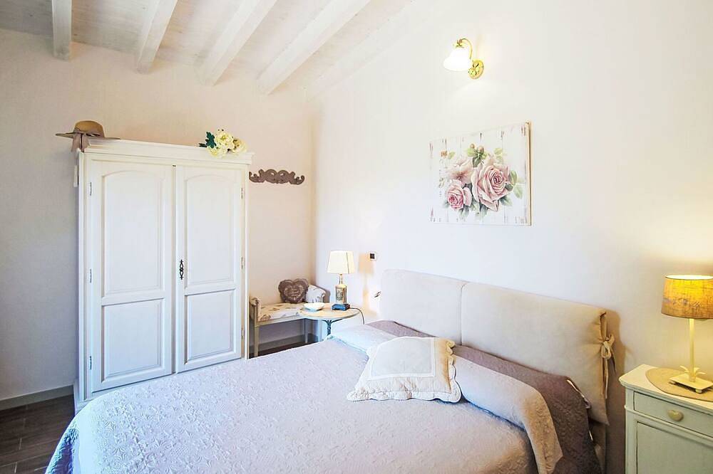 Caratteristica villa indipendente per 3 ospiti con A/C, Wifi e Tv in San Saturnino, Moneglia