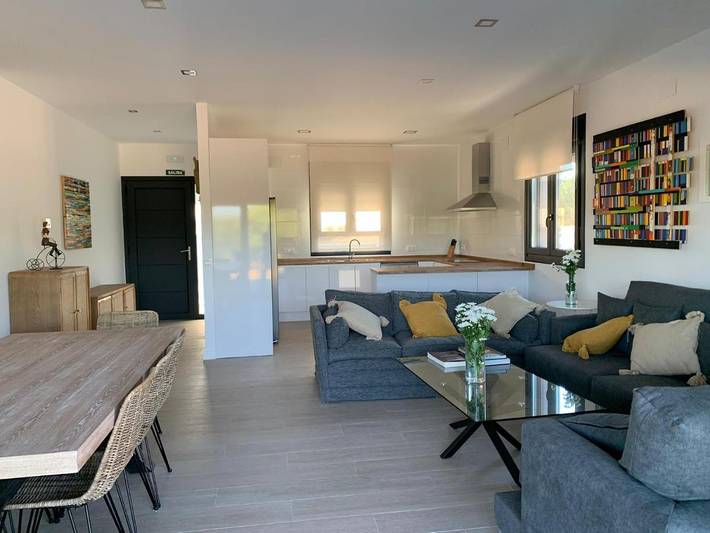 Apartamento para 8 personas, con Terraza además de Jardín y Vistas en Valencia de Alcántara