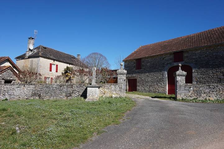 Gîte pour 8 personnes, avec jardin à Nadaillac
