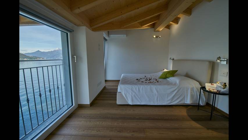 Appartement de vacances pour 5 personnes, avec vue et vue sur le lac ainsi que balcon et jardin, animaux acceptés