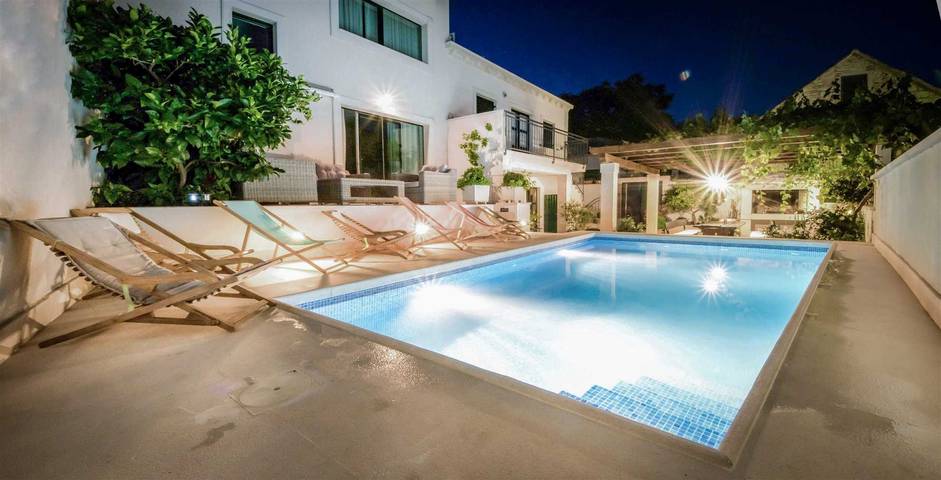 Villa pour 10 personnes, avec jardin et piscine dans Brac - 3