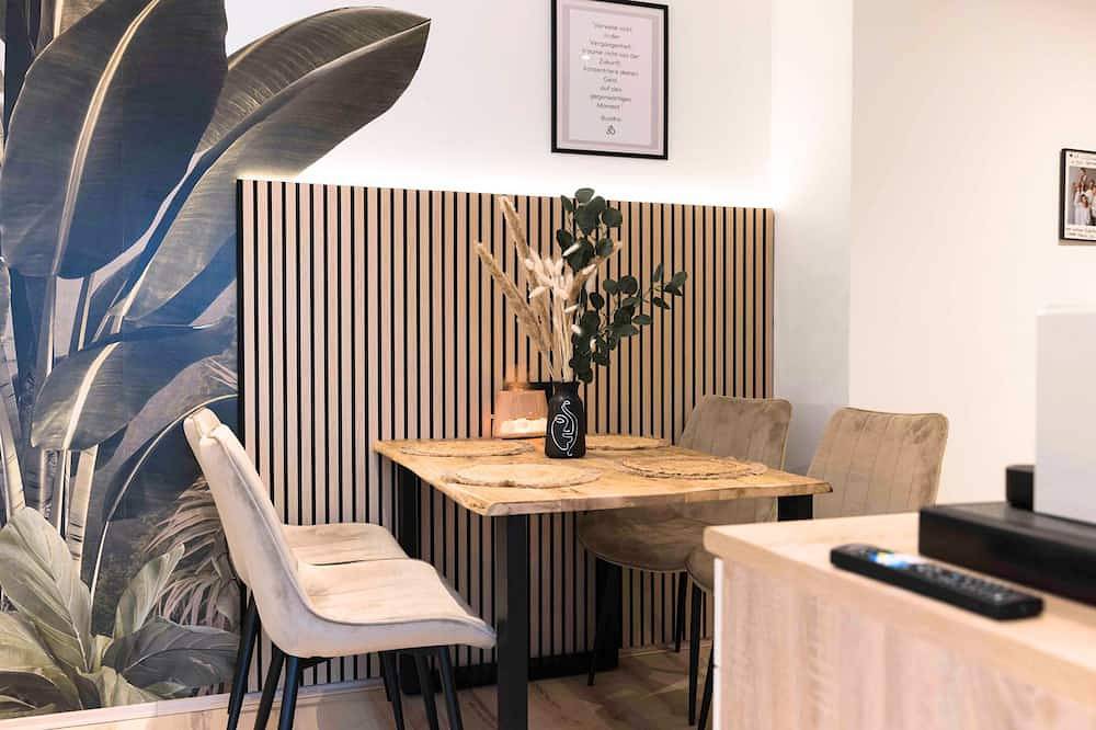 Ganze Wohnung, Baliapartment, Küche, Parkplatz, 24h Digital Checkin, Wlan 150Mbit in Hof, Oberfranken