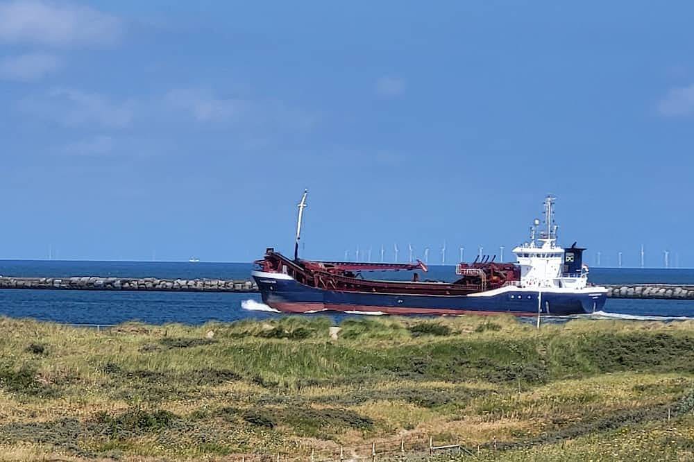 Geheel appartement, Rustig Appartement met Uitzicht op zee in IJmuiden, Nederlandse Noordzeekust