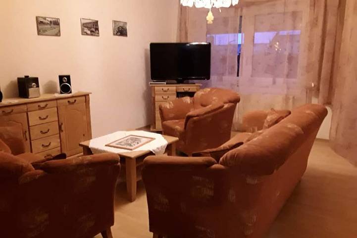 Ferienwohnung für 4 Personen, mit Balkon und Garten in Niedenstein
