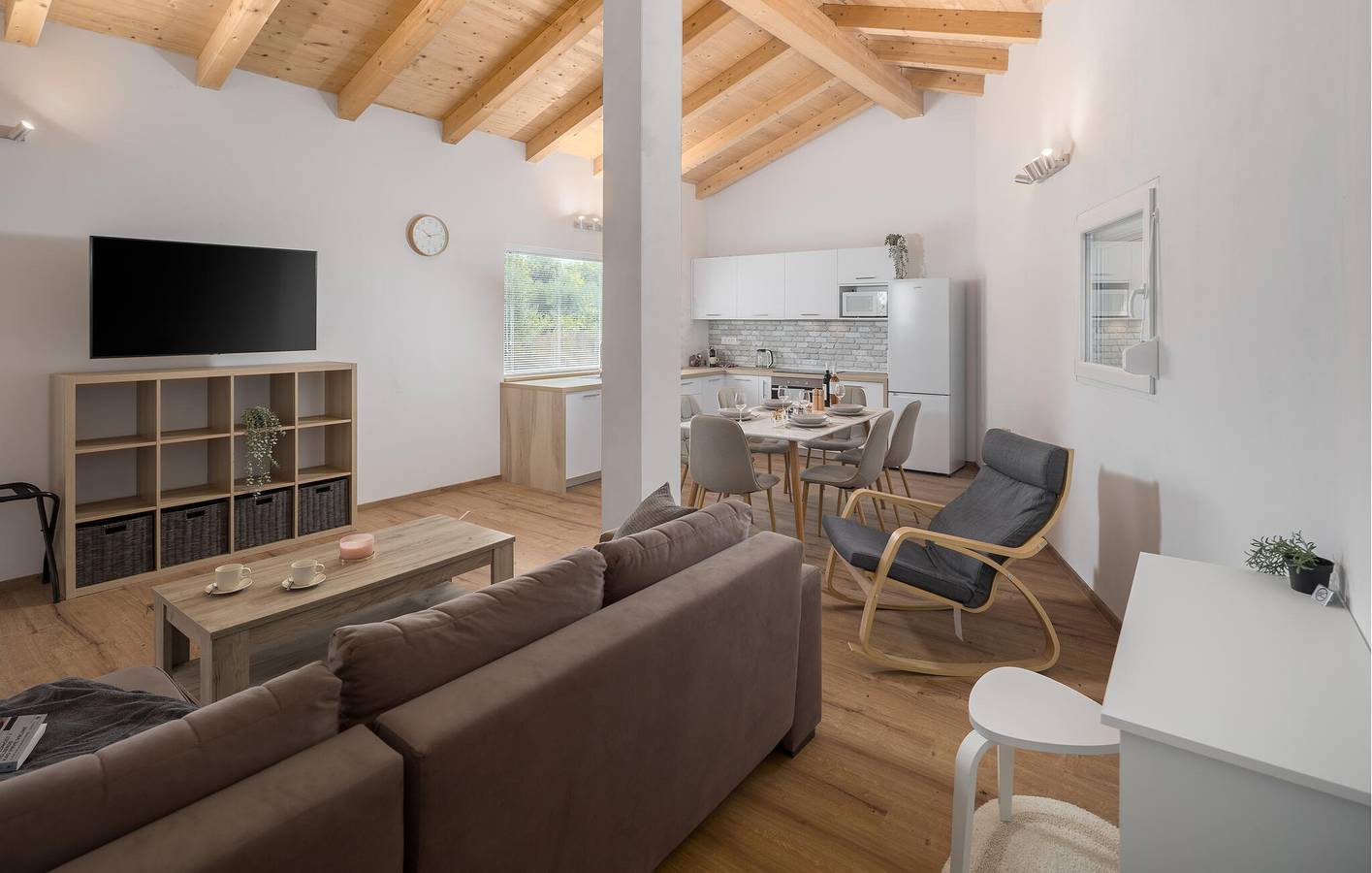 Vakantiehuis voor 4 personen met terras in Sveti Lovreč Pazenatički, Centraal Istrië