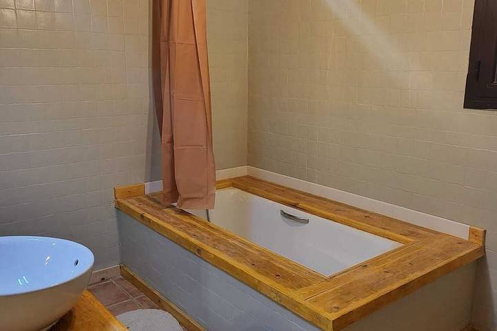 House In The Mountains With Swimming Pool in Prades (Spanien), Baix Camp