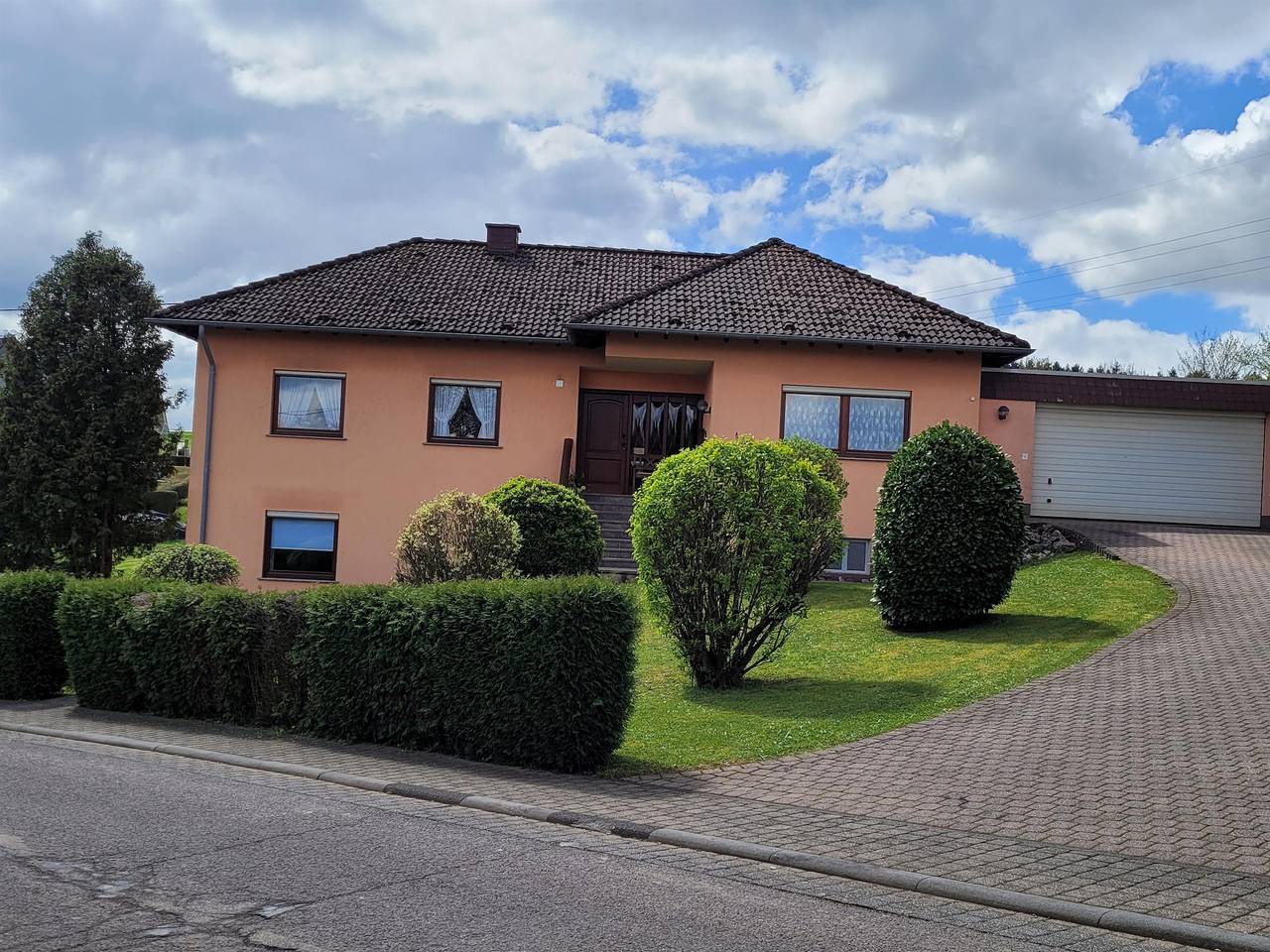 Apartamento vacacional entero, Appartement/Fewo, Dusche und Bad, Wc, Nichtraucher in Baldringen, Landkreis Trier-Saarburg
