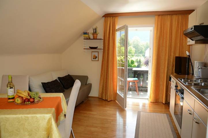 Ganze Ferienwohnung, Haus 1 Wohnung "Gartenblick" in Bodensdorf, Gerlitzen