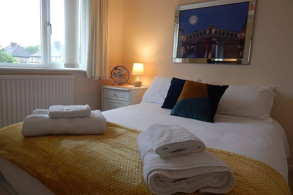 Comfortable Family Stay With Parking and Gardens in Cambridge, Cambridgeshire