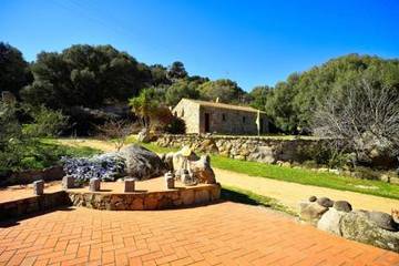 Cottage pour 3 personnes, avec jardin ainsi que vue et balcon à Sant'Antonio di Gallura