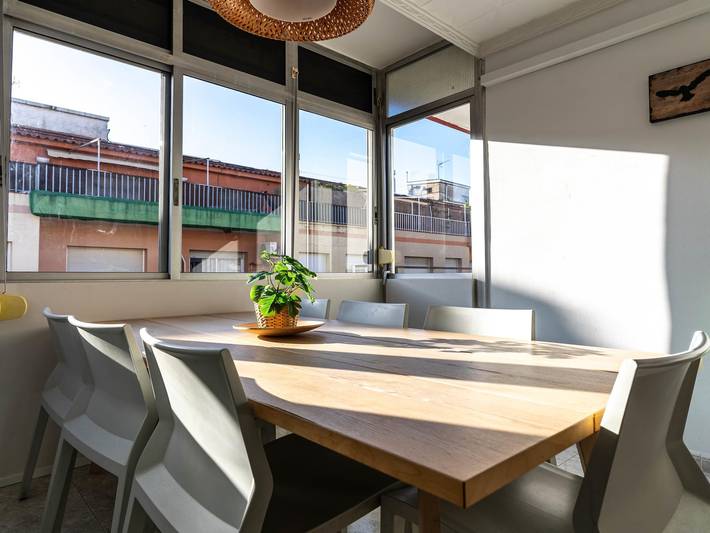 Ganze Ferienwohnung, Ferienwohnung für 7 Personen mit Balkon in Barcelona, Barcelonès