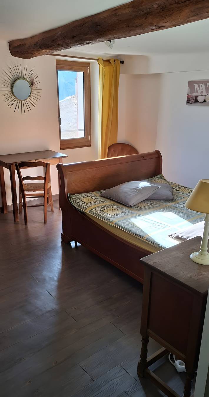 Gîte pour 2 personnes, avec Jardin à Mévouillon