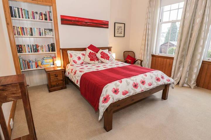 63 Rosetta Road, family friendly, with a garden in Peebles in Peebles, Scottish Borders