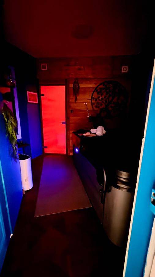 Appartement entier, Love and Côte Love room avec jacuzzi et sauna privé in Douvres-la-Délivrande, Région de Caen