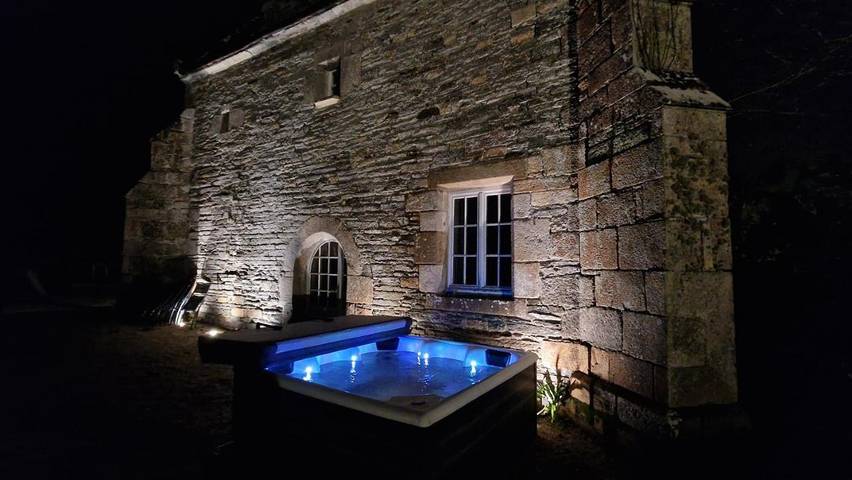 Location de vacances pour 14 personnes, avec Jacuzzi et Terrasse ainsi que Jardin et Sauna à Le Relecq-Kerhuon