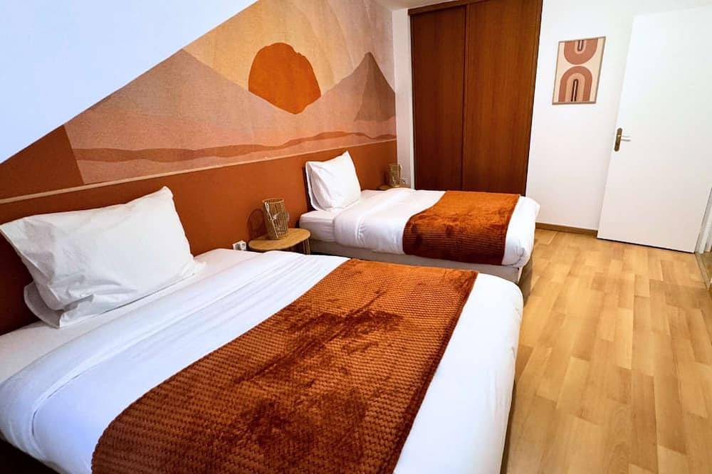 Apartamento entero, L'évasion apartment, near Disney, balcony, 8 pers. in Collégien, Sena y Marne
