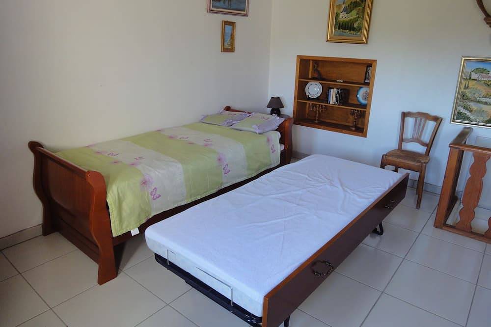 Large house for 2 to 8 people with private pool in Valréas, Enclave de Valreas