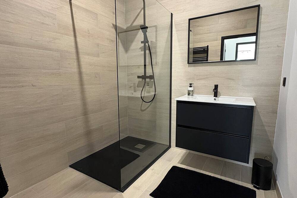 Charming new 5-star villa in tourist accommodation near Bordeaux in Le Haillan, Región de Burdeos