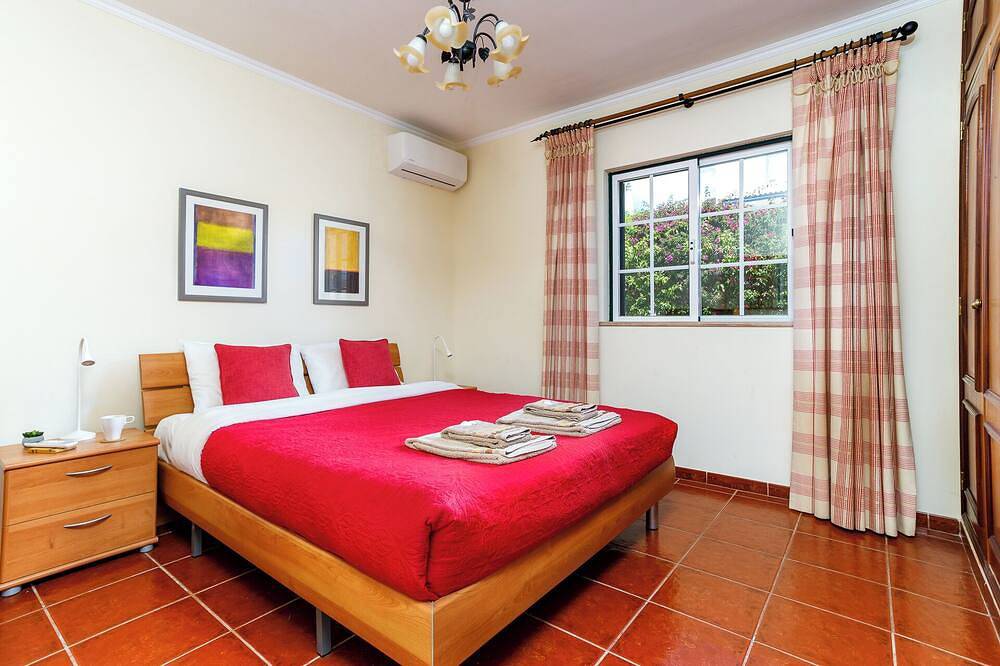 Charmanter, freistehender Bungalow mit privatem Pool, 5 Minuten von Praia Verde 94153 / Al entfernt in Castro Marim, Faro Distrikt