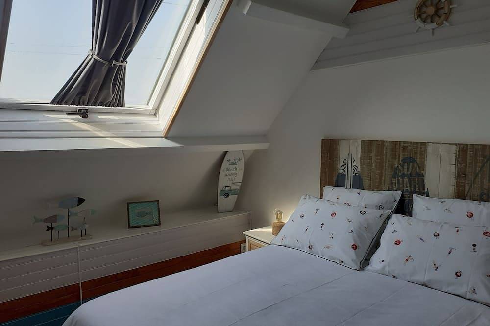 Quiet fisherman's cottage, 400 m from beach, sea view. Ideal for families in Réville, Cherbourg und Umgebung