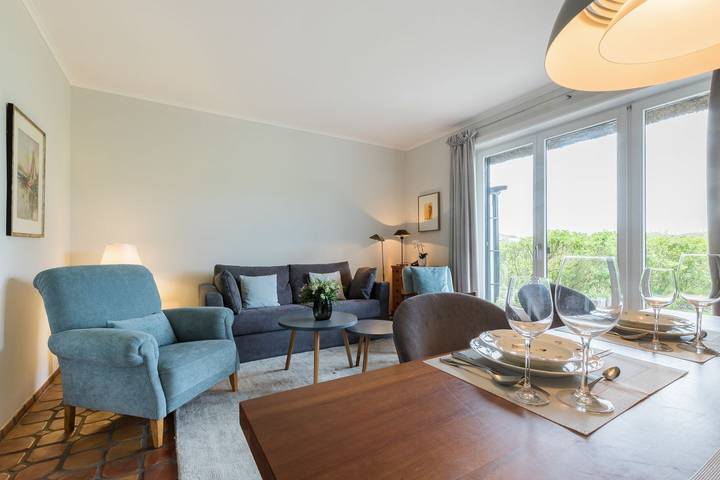 Ganze Wohnung, Idyllisch hinter den Dünen gelegenes 3-Raum-Appartement unter Reet. in Wenningstedt, Sylt