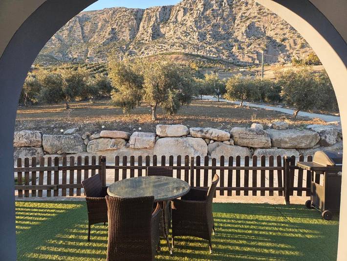 Casa rural para 5 personas, con jardín además de vistas y piscina en Valle de Abdalajís