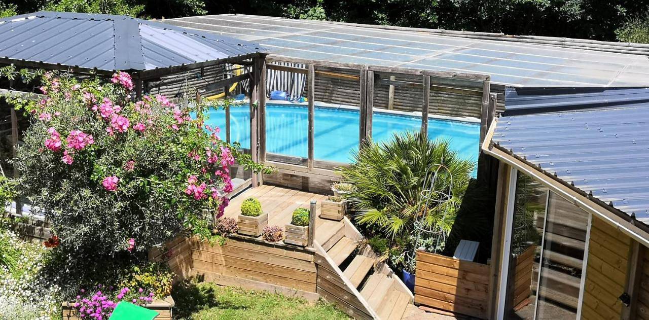 Appartement entier, Appt dans maison d'architecte, Spa, Piscine & jardin in Soucelles, Région d'Angers