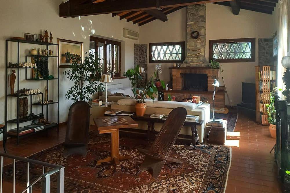 4 bedroom awesome home in Quiesa in Massarosa, Italienische Riviera