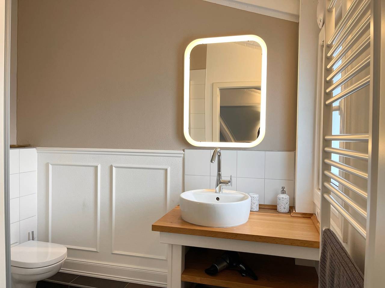 Ganze Ferienwohnung, Rosenhof-Lodge balcony suite blue in Hanerau-Hademarschen, Rendsburg-Eckernförde