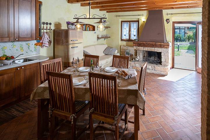 Ferienhaus für 6 Personen, mit Terrasse und Garten in Lazise