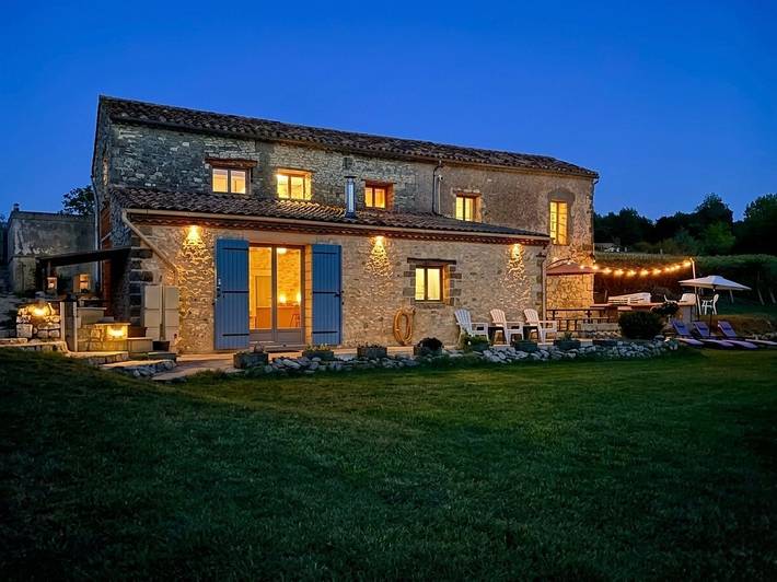 Location de vacances pour 6 personnes, avec Balcon et Terrasse ainsi que Jardin et Vue sur le lac à Lougratte