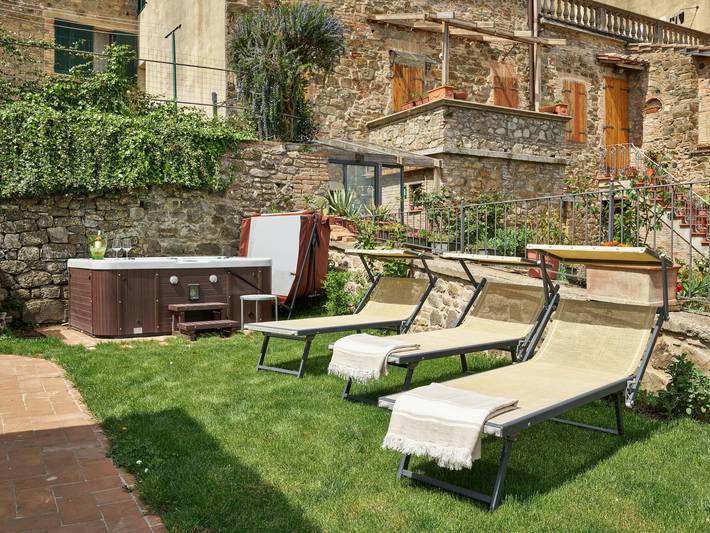 Casa con hot tub e bagno turco a Montalcino in Montalcino, Val d’Orcia