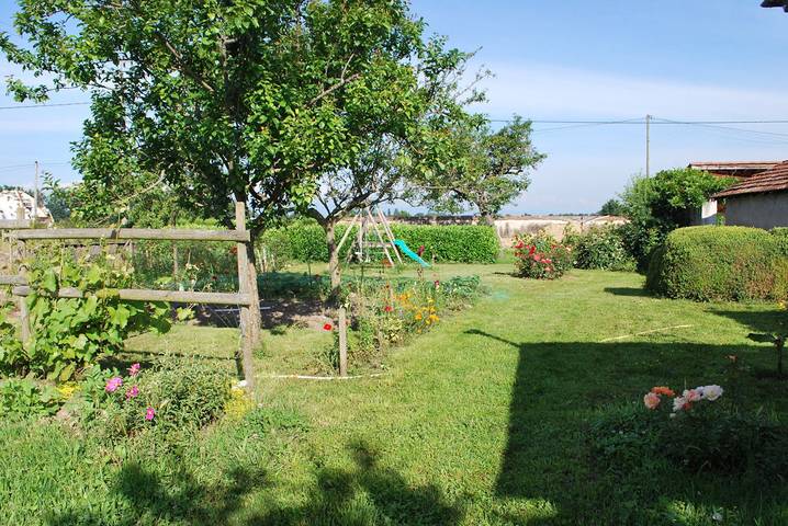 Gîte pour 5 personnes, avec terrasse et jardin - 1